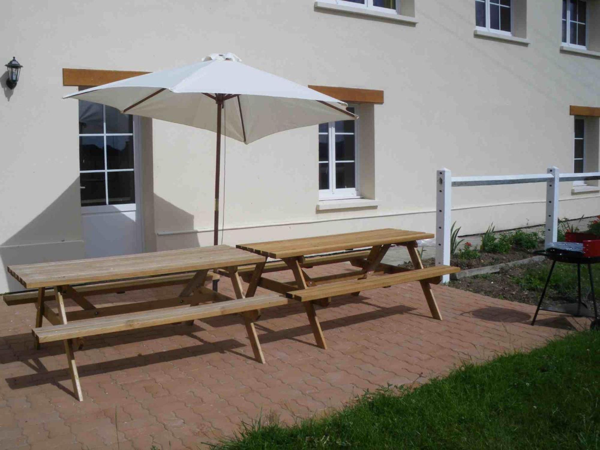 Grand Gite A La Campagne Couvains  Exterior photo